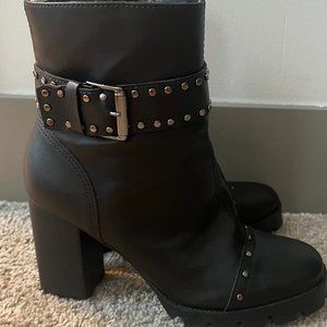 Bota tratorada Preta